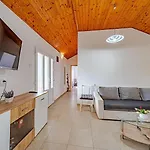 Gasthof Nina Plitvine 4*