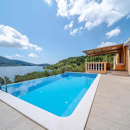 Nina Plitvine Guest house 4*