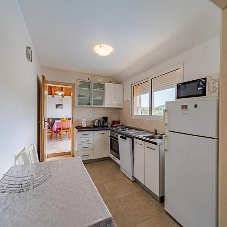 Guest house Nina Plitvine Vela Luka