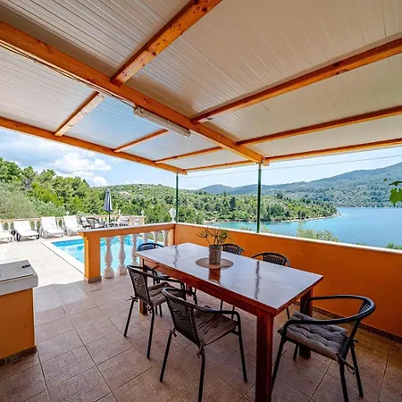 Nina Plitvine Guest house Vela Luka