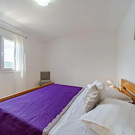 Nina Plitvine 4* Vela Luka