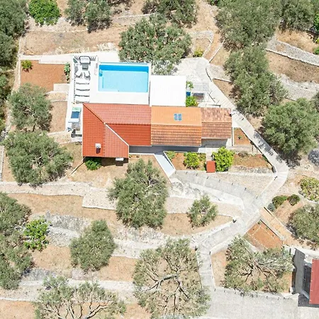 Guest house Nina Plitvine 4*