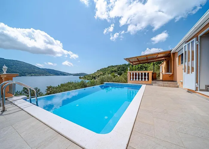 Nina Plitvine Guest house 4*