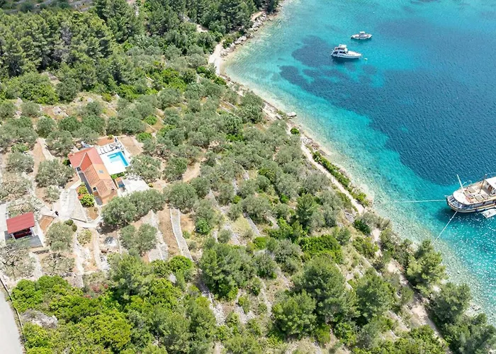 Nina Plitvine 4* Vela Luka